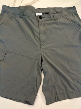 NWOT Columbia Omni Shade Fishing Outdoor Cargo Shorts Green  Pockets Size 38